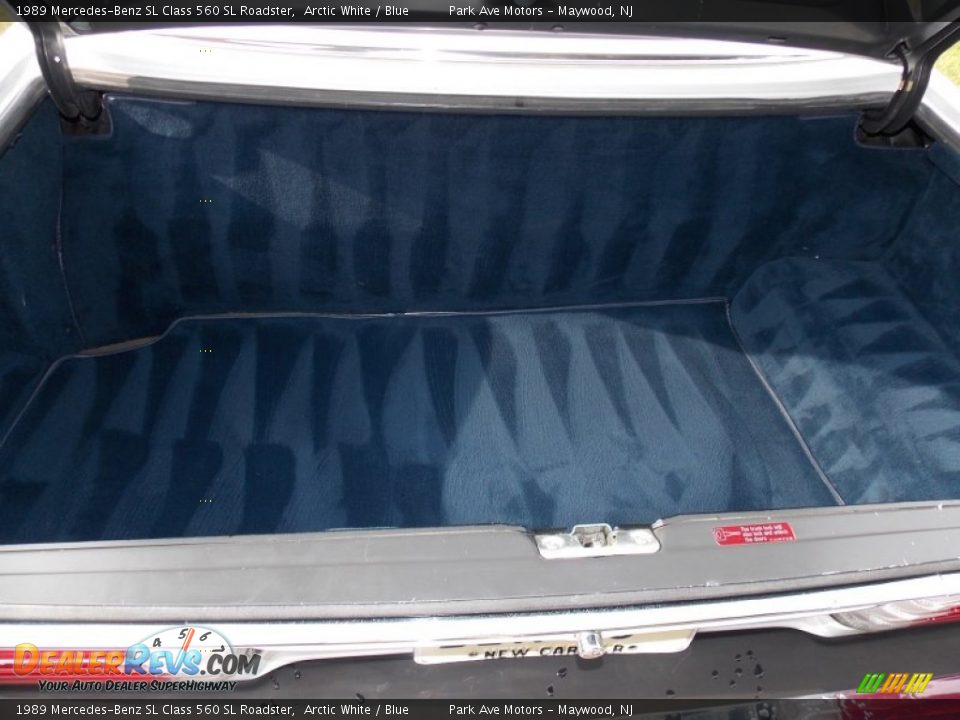 1989 Mercedes-Benz SL Class 560 SL Roadster Arctic White / Blue Photo #25