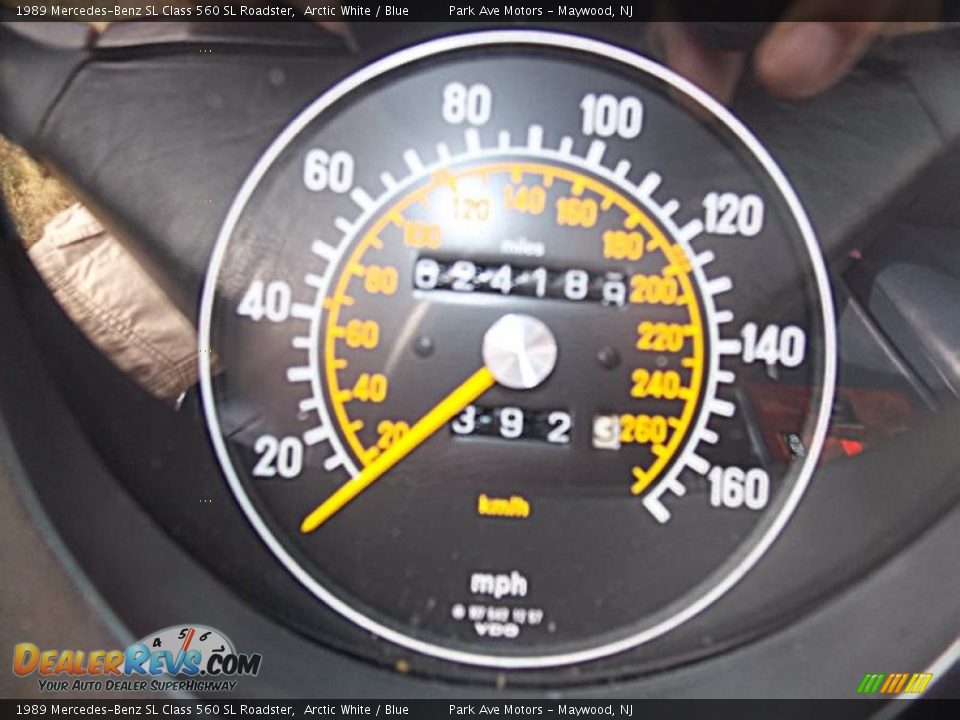 1989 Mercedes-Benz SL Class 560 SL Roadster Arctic White / Blue Photo #31