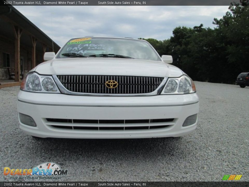 2002 Toyota Avalon XLS Diamond White Pearl / Taupe Photo #3