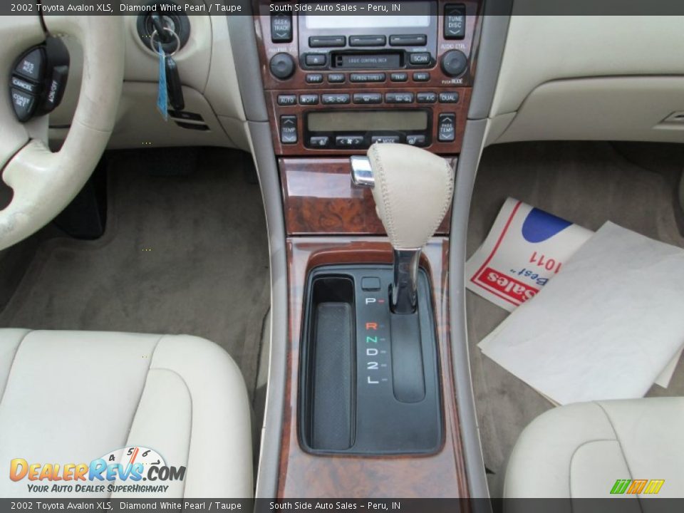 2002 Toyota Avalon XLS Diamond White Pearl / Taupe Photo #9