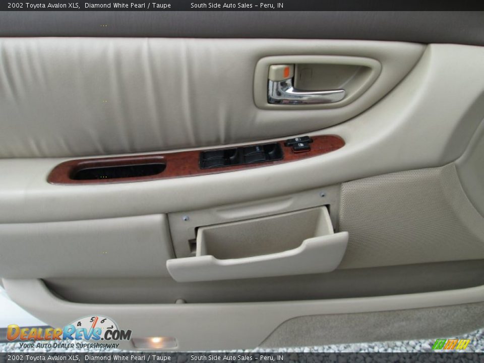 2002 Toyota Avalon XLS Diamond White Pearl / Taupe Photo #12