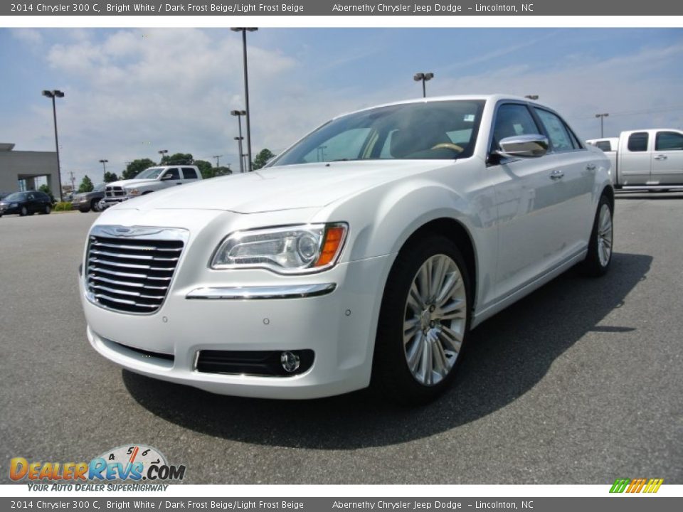 Front 3/4 View of 2014 Chrysler 300 C Photo #1