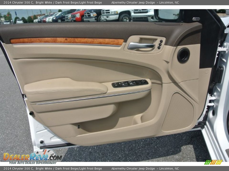Door Panel of 2014 Chrysler 300 C Photo #7