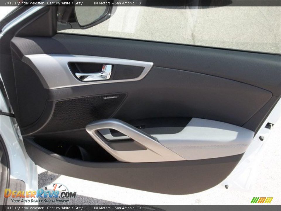2013 Hyundai Veloster Century White / Gray Photo #10