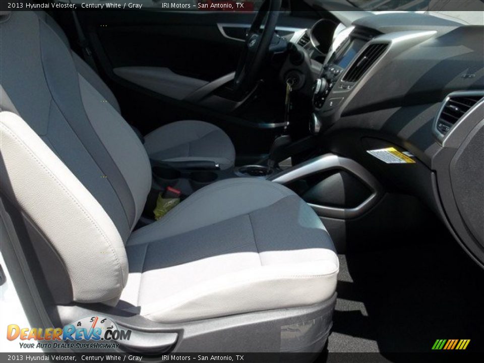2013 Hyundai Veloster Century White / Gray Photo #11