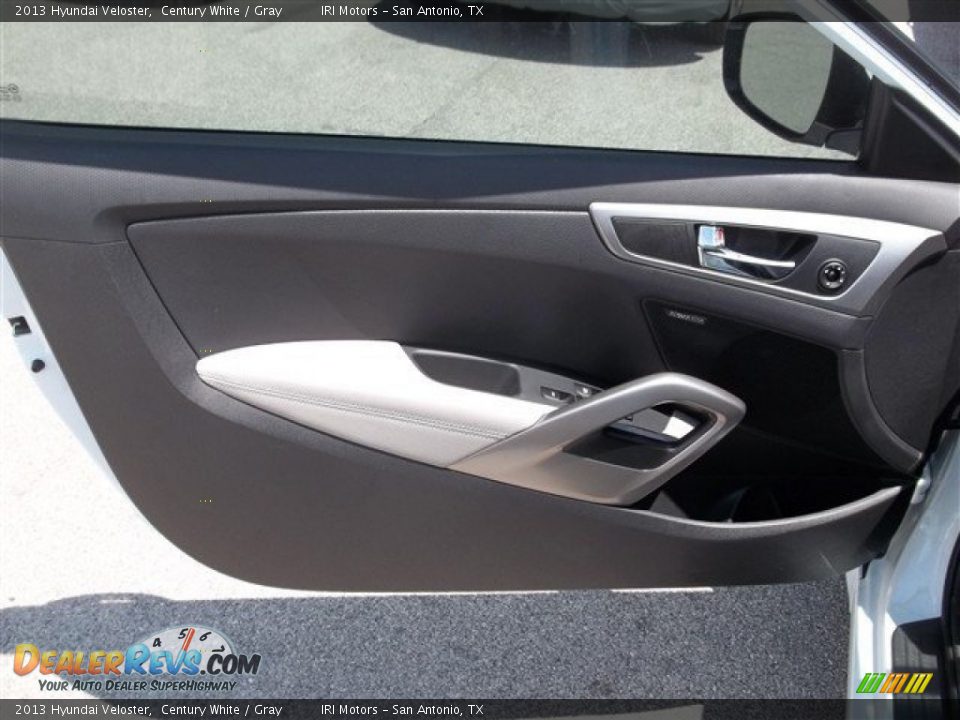 2013 Hyundai Veloster Century White / Gray Photo #12