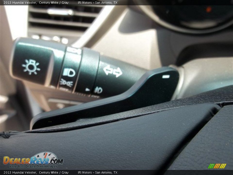 2013 Hyundai Veloster Century White / Gray Photo #20