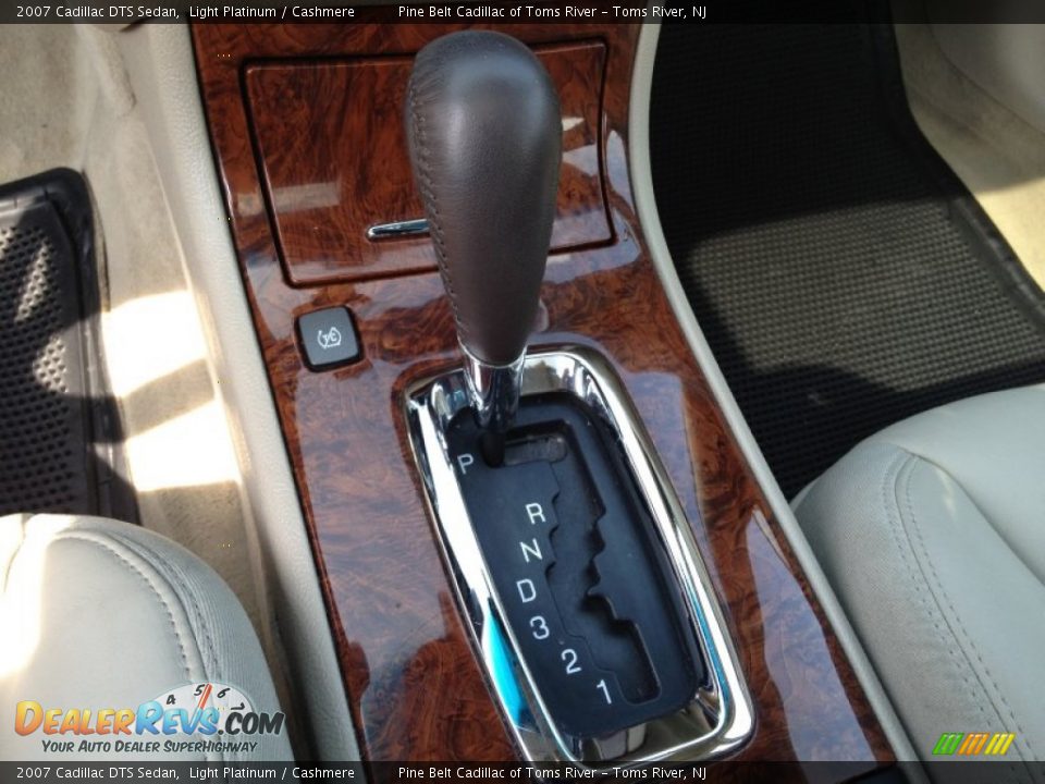 2007 Cadillac DTS Sedan Light Platinum / Cashmere Photo #13