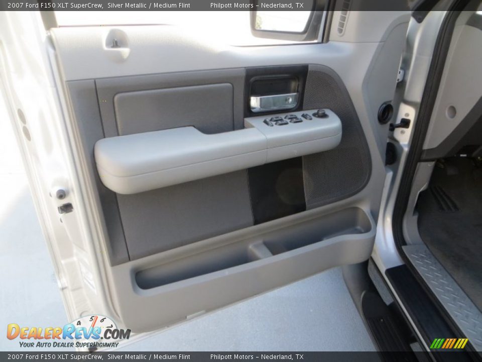 2007 Ford F150 XLT SuperCrew Silver Metallic / Medium Flint Photo #32