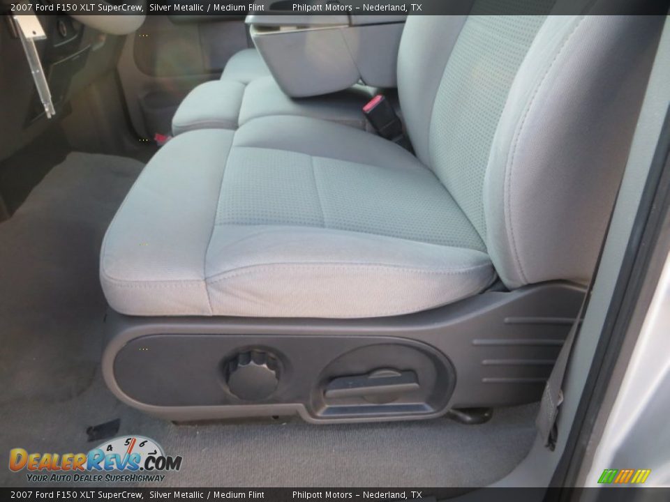 2007 Ford F150 XLT SuperCrew Silver Metallic / Medium Flint Photo #35