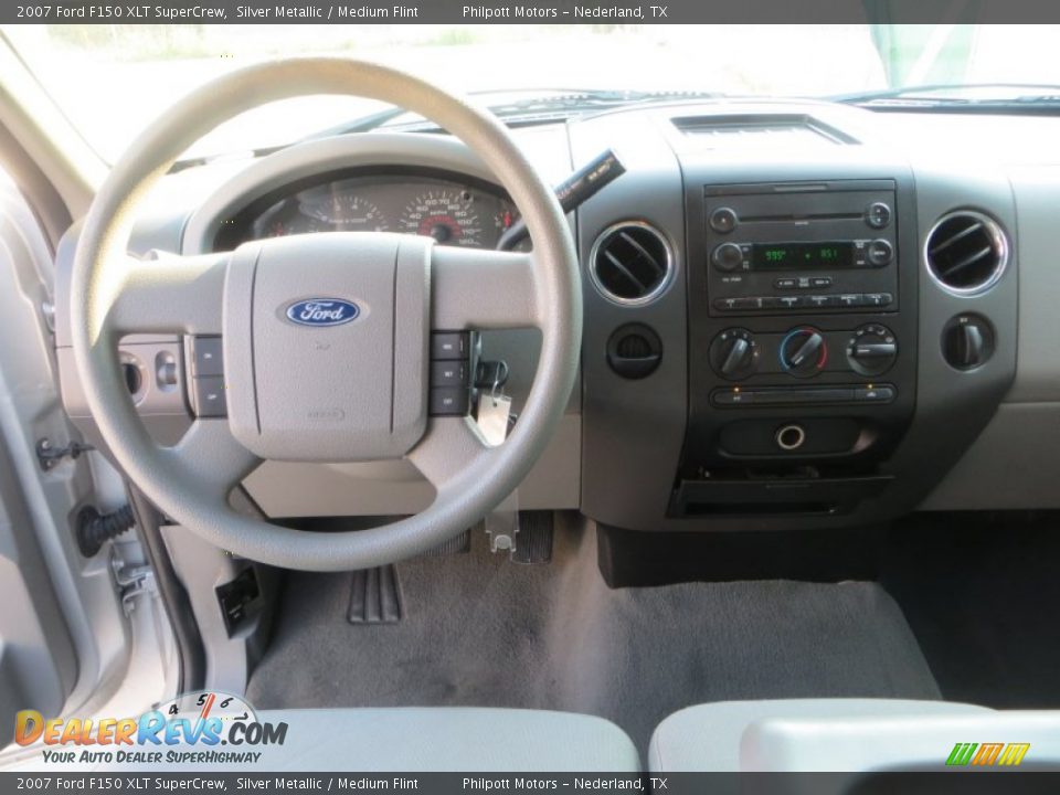 2007 Ford F150 XLT SuperCrew Silver Metallic / Medium Flint Photo #36