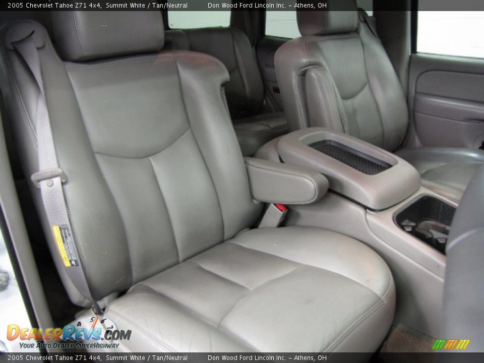 2005 Chevrolet Tahoe Z71 4x4 Summit White / Tan/Neutral Photo #10