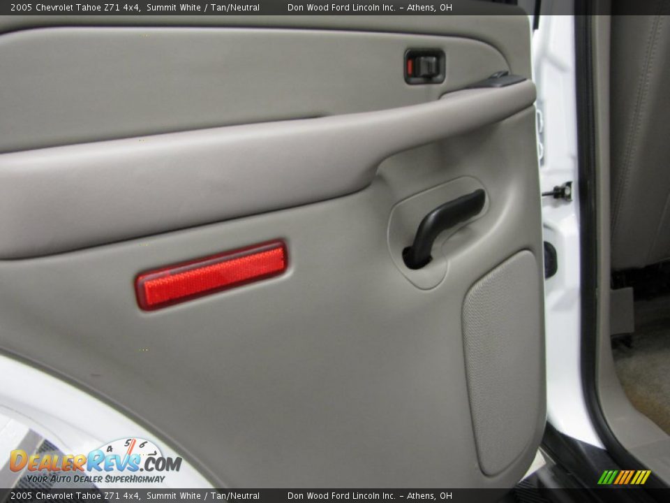 2005 Chevrolet Tahoe Z71 4x4 Summit White / Tan/Neutral Photo #13