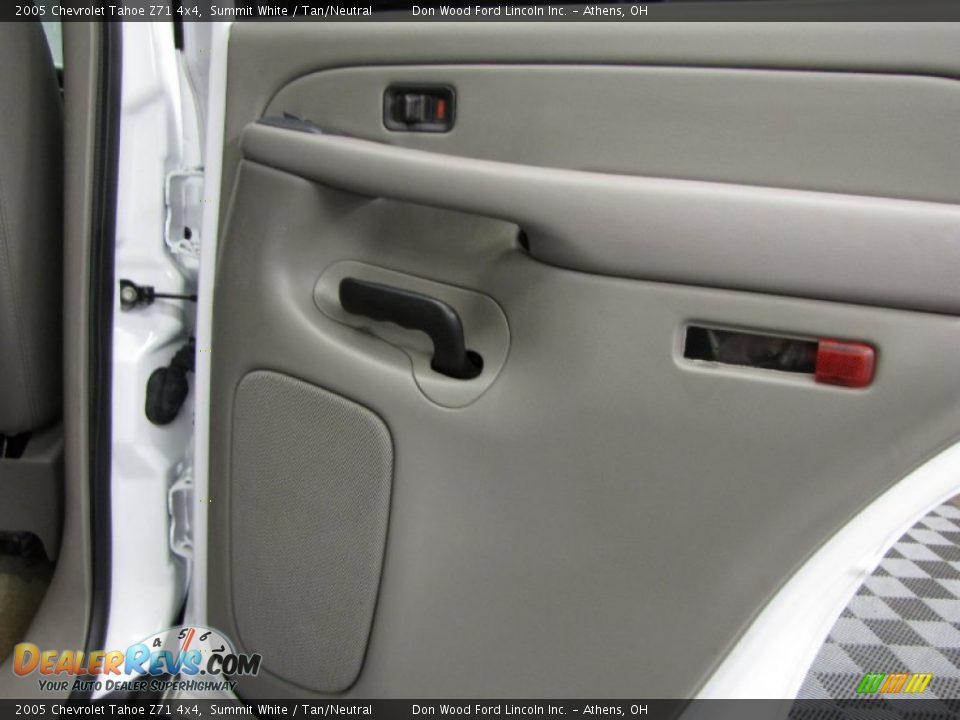2005 Chevrolet Tahoe Z71 4x4 Summit White / Tan/Neutral Photo #14