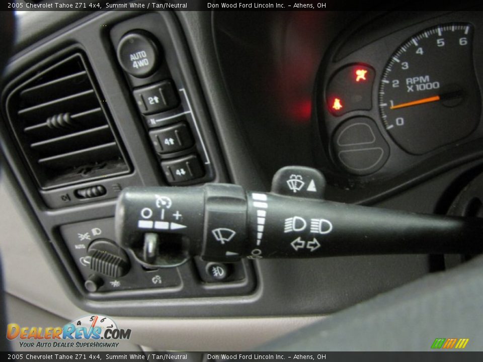 2005 Chevrolet Tahoe Z71 4x4 Summit White / Tan/Neutral Photo #19