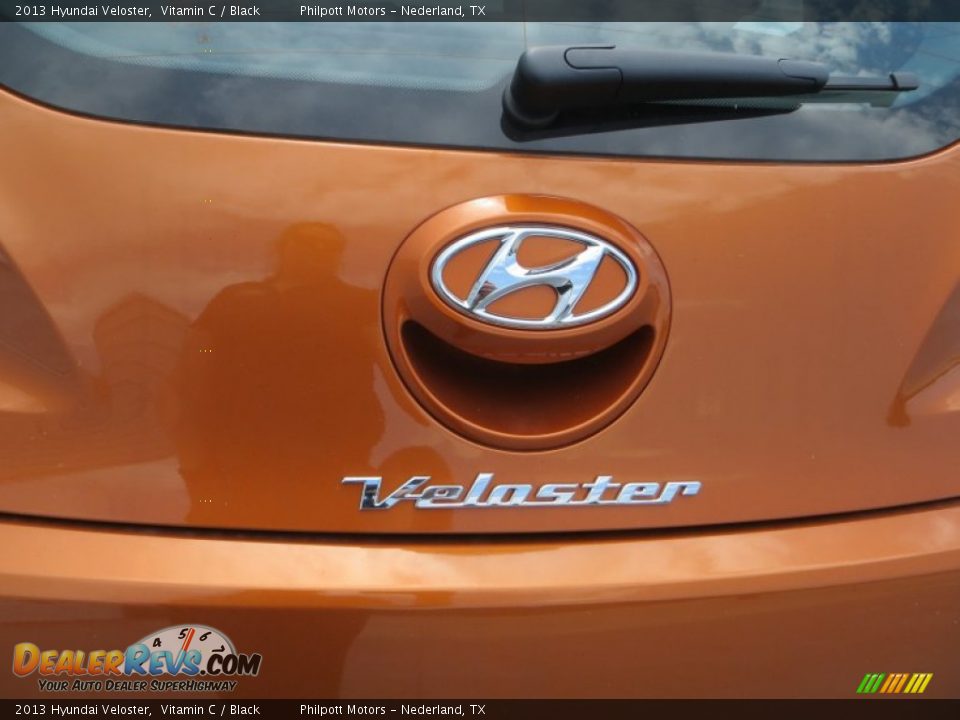 2013 Hyundai Veloster Vitamin C / Black Photo #6