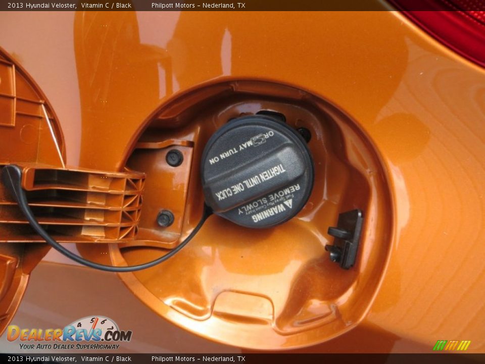 2013 Hyundai Veloster Vitamin C / Black Photo #13