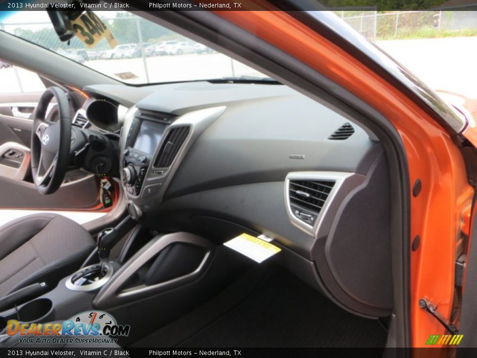 2013 Hyundai Veloster Vitamin C / Black Photo #17