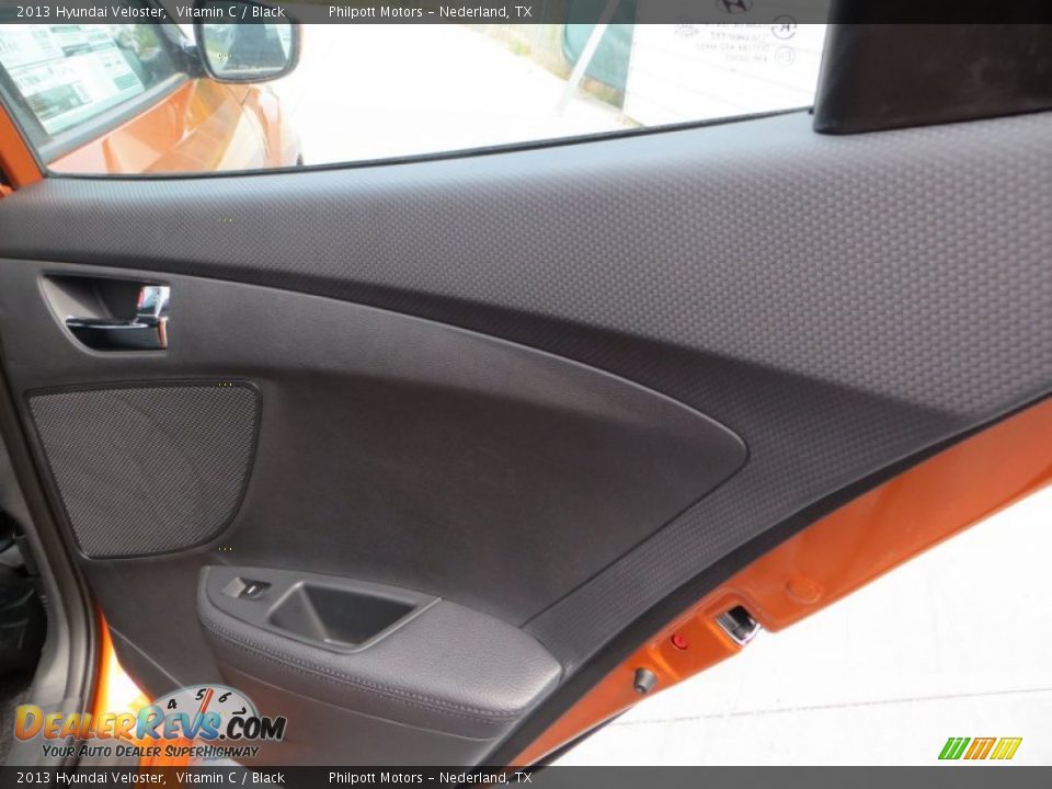 2013 Hyundai Veloster Vitamin C / Black Photo #18