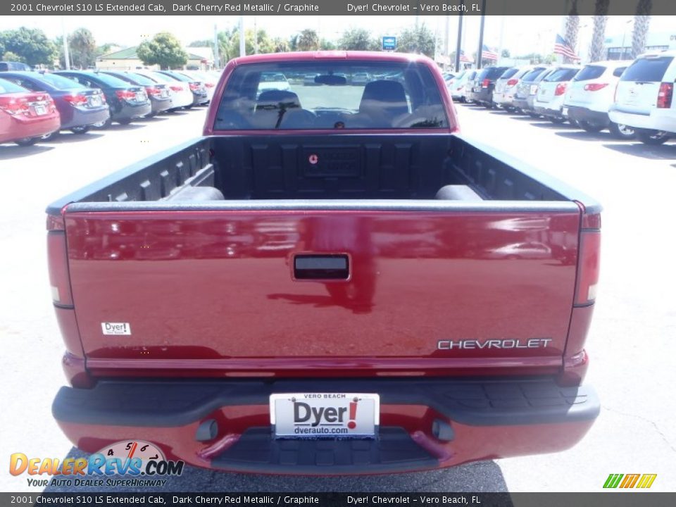 2001 Chevrolet S10 LS Extended Cab Dark Cherry Red Metallic / Graphite Photo #4