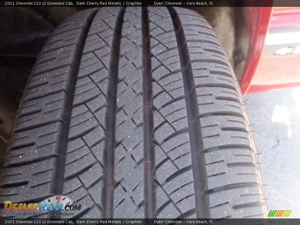 2001 Chevrolet S10 LS Extended Cab Dark Cherry Red Metallic / Graphite Photo #8