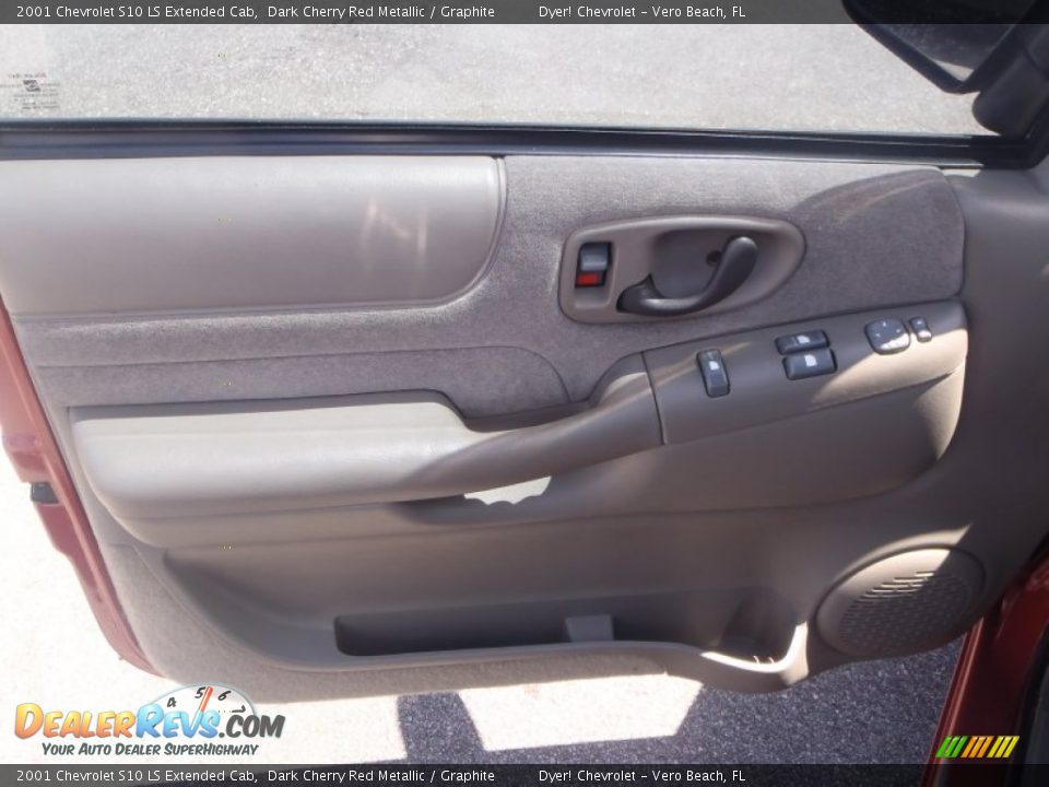 2001 Chevrolet S10 LS Extended Cab Dark Cherry Red Metallic / Graphite Photo #10