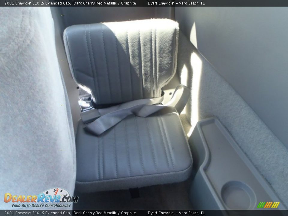2001 Chevrolet S10 LS Extended Cab Dark Cherry Red Metallic / Graphite Photo #18