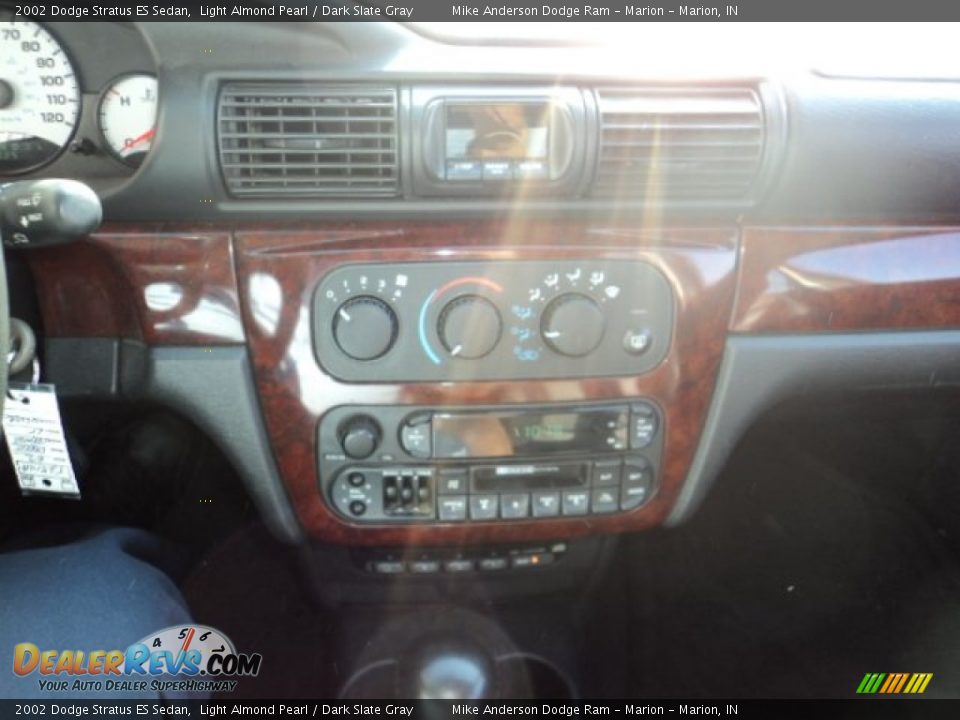 2002 Dodge Stratus ES Sedan Light Almond Pearl / Dark Slate Gray Photo #6