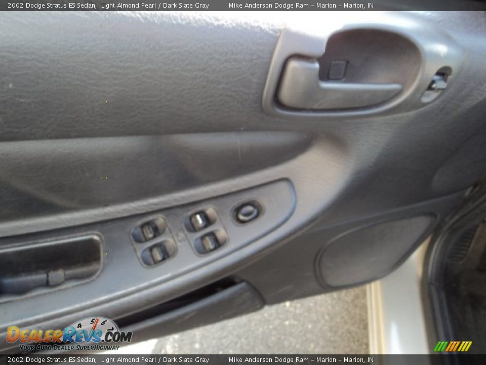 2002 Dodge Stratus ES Sedan Light Almond Pearl / Dark Slate Gray Photo #12