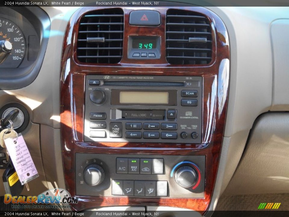 2004 Hyundai Sonata LX White Pearl / Beige Photo #15