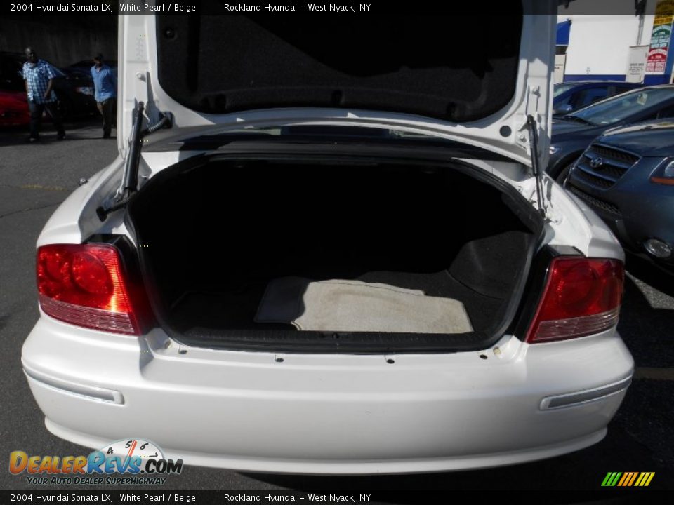 2004 Hyundai Sonata LX White Pearl / Beige Photo #18