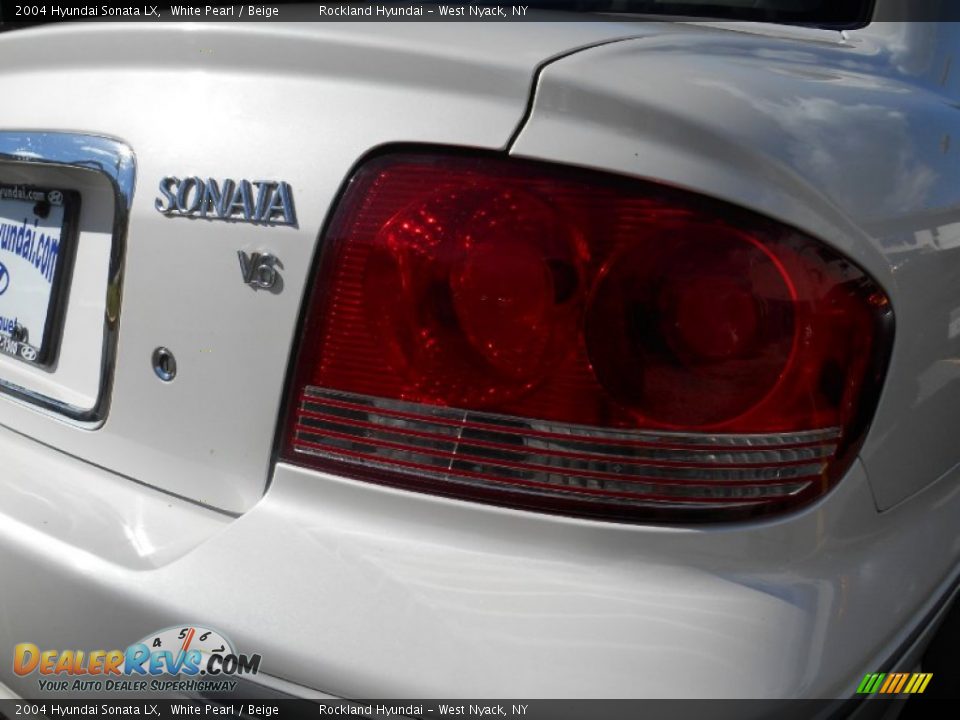 2004 Hyundai Sonata LX White Pearl / Beige Photo #19