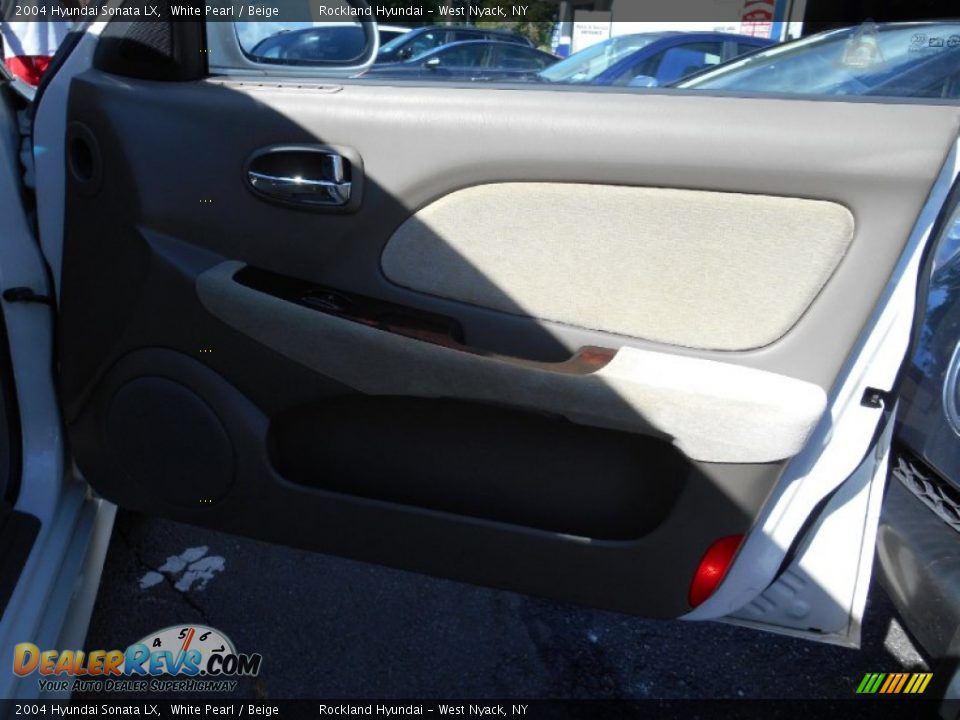 2004 Hyundai Sonata LX White Pearl / Beige Photo #21