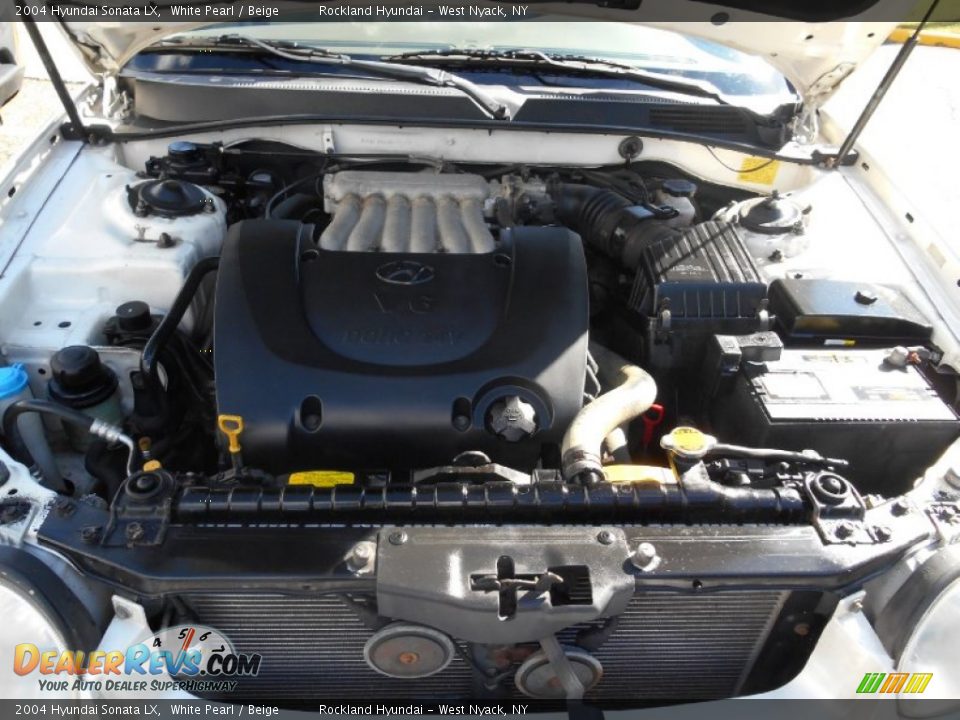 2004 Hyundai Sonata LX White Pearl / Beige Photo #26