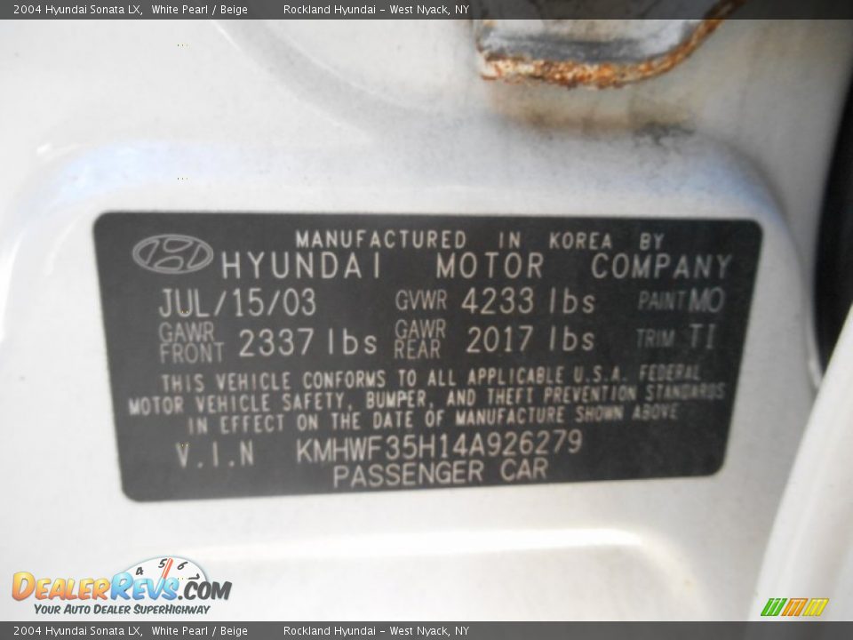 2004 Hyundai Sonata LX White Pearl / Beige Photo #28