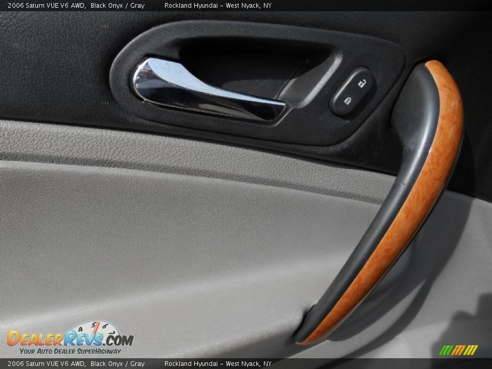 2006 Saturn VUE V6 AWD Black Onyx / Gray Photo #8