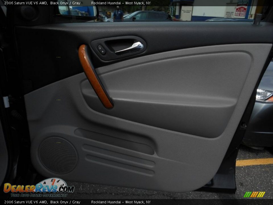 2006 Saturn VUE V6 AWD Black Onyx / Gray Photo #22