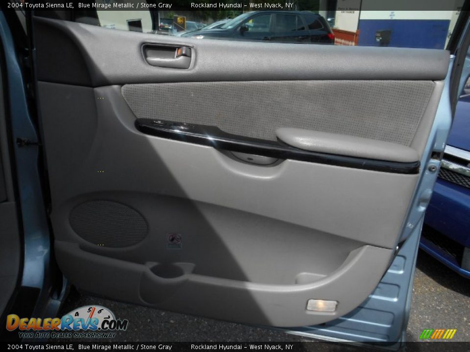 2004 Toyota Sienna LE Blue Mirage Metallic / Stone Gray Photo #21