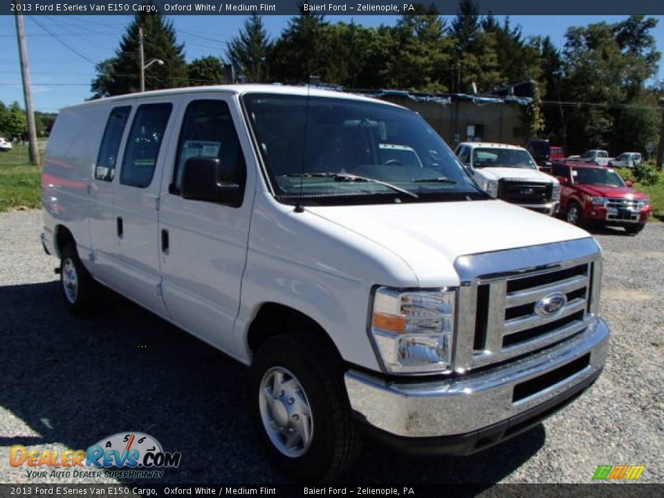 2013 Ford E Series Van E150 Cargo Oxford White / Medium Flint Photo #2