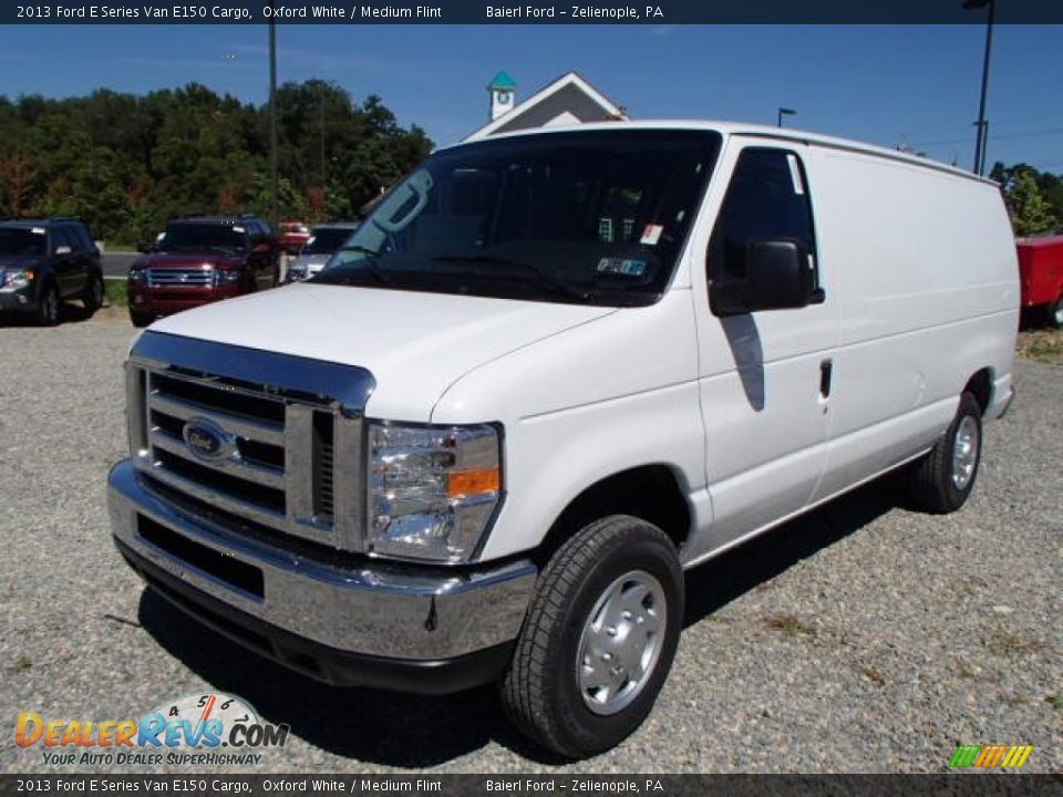2013 Ford E Series Van E150 Cargo Oxford White / Medium Flint Photo #4