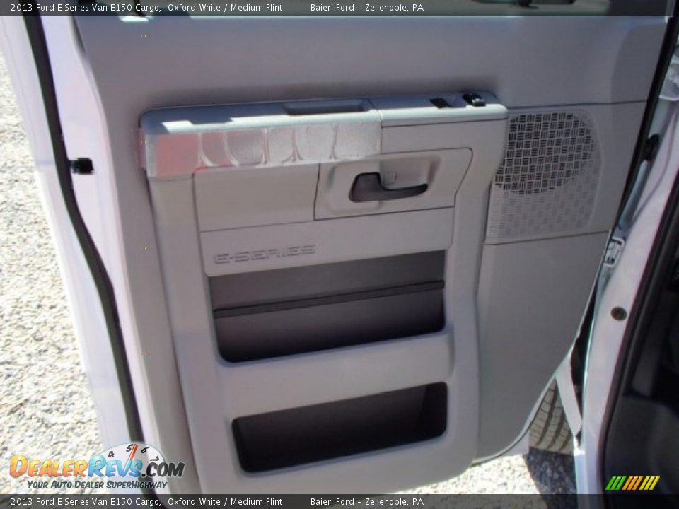 2013 Ford E Series Van E150 Cargo Oxford White / Medium Flint Photo #14