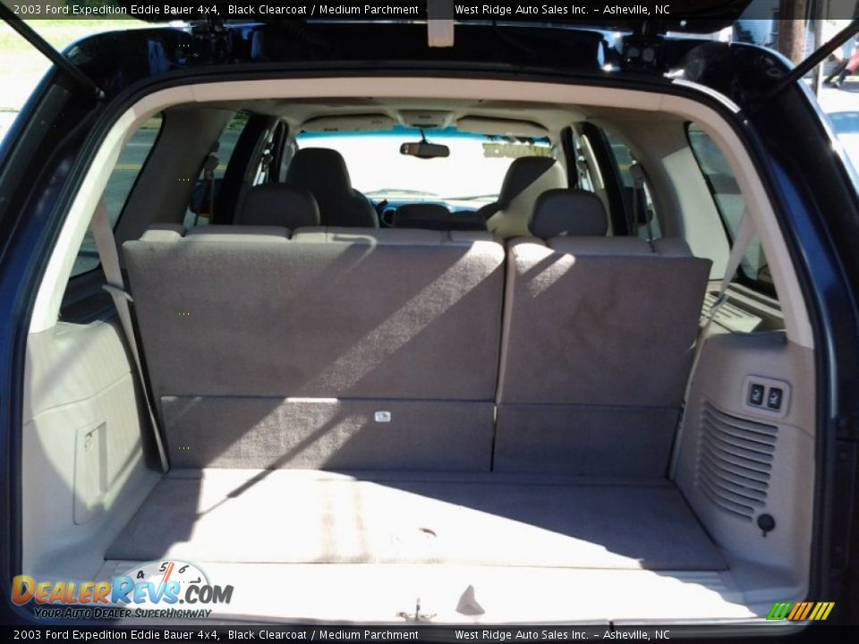 2003 Ford Expedition Eddie Bauer 4x4 Black Clearcoat / Medium Parchment Photo #8