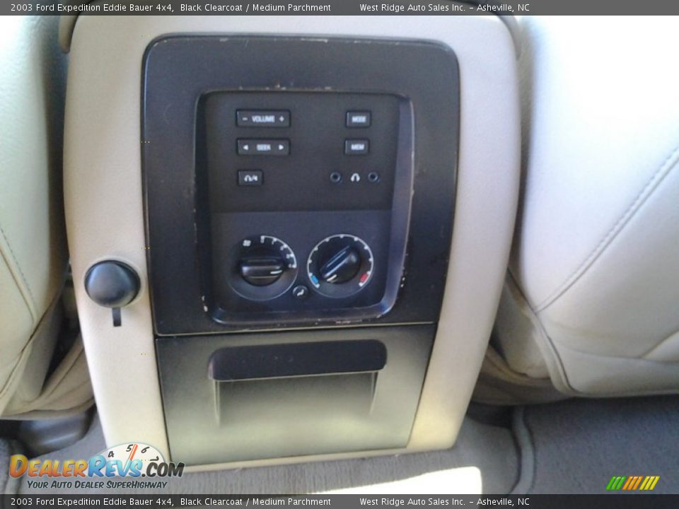 2003 Ford Expedition Eddie Bauer 4x4 Black Clearcoat / Medium Parchment Photo #10