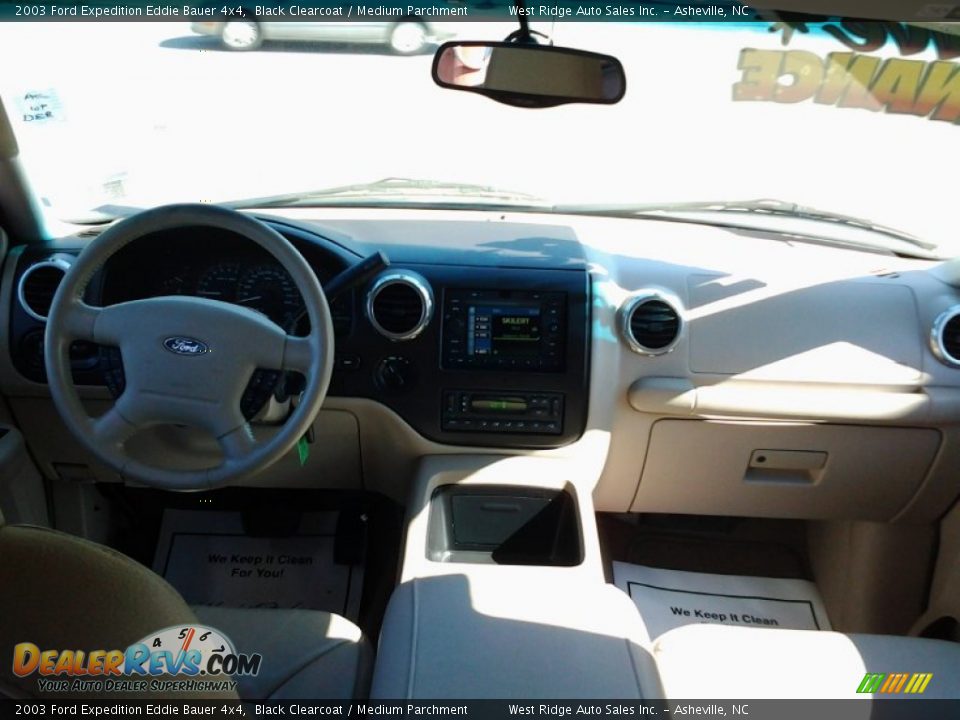 2003 Ford Expedition Eddie Bauer 4x4 Black Clearcoat / Medium Parchment Photo #11