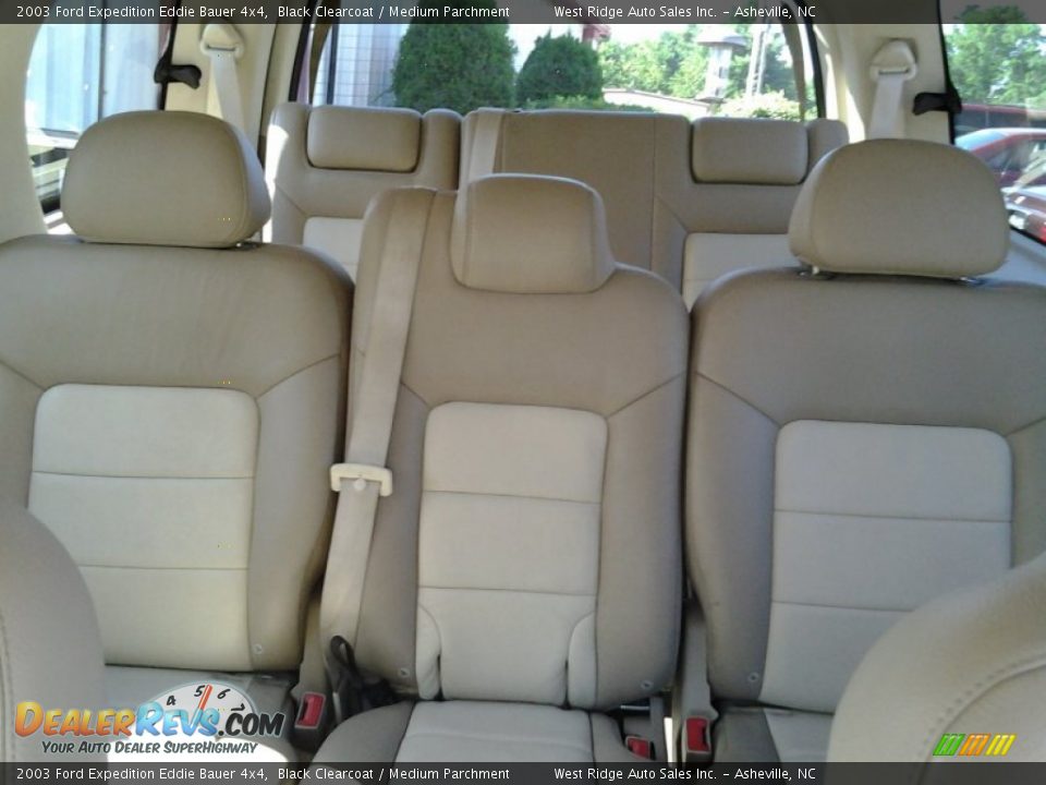 2003 Ford Expedition Eddie Bauer 4x4 Black Clearcoat / Medium Parchment Photo #18