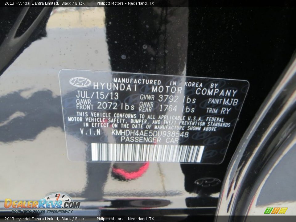 2013 Hyundai Elantra Limited Black / Black Photo #24