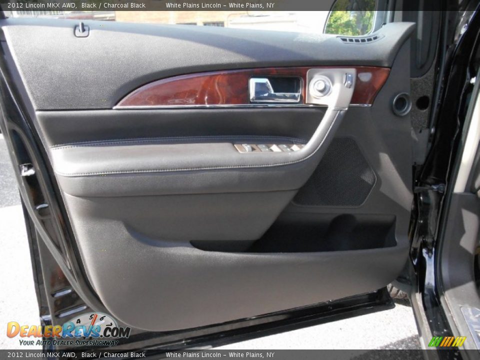 Door Panel of 2012 Lincoln MKX AWD Photo #15