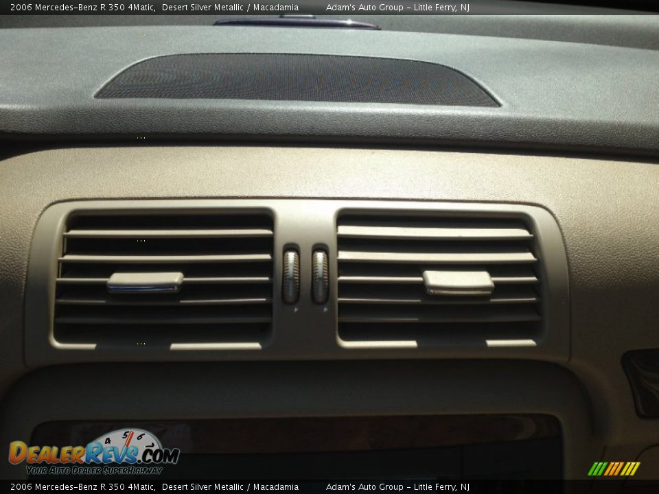 2006 Mercedes-Benz R 350 4Matic Desert Silver Metallic / Macadamia Photo #16