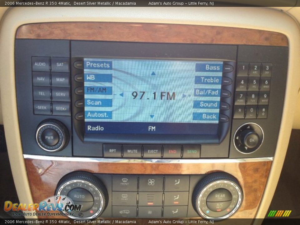 2006 Mercedes-Benz R 350 4Matic Desert Silver Metallic / Macadamia Photo #17