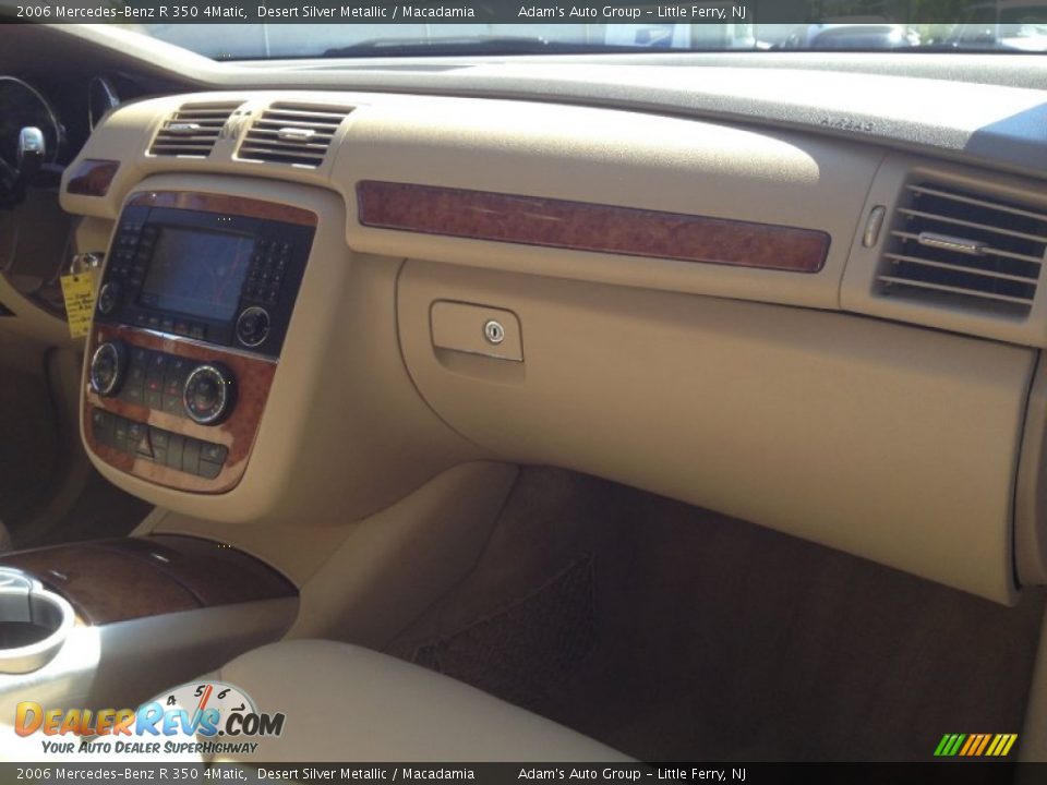 2006 Mercedes-Benz R 350 4Matic Desert Silver Metallic / Macadamia Photo #30